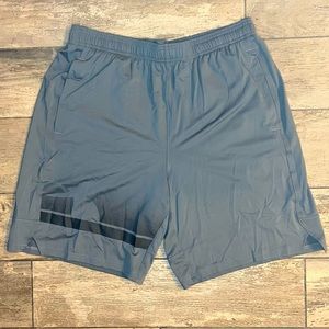New Men's Large Under Armour Gray 9” Athletic Shorts